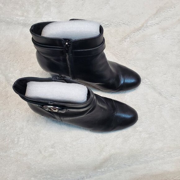 Lauren Ralph Lauren Mandy Black Leather Zipper Pull On Heeled Ankle Boot 9.5 B - Picture 8 of 11